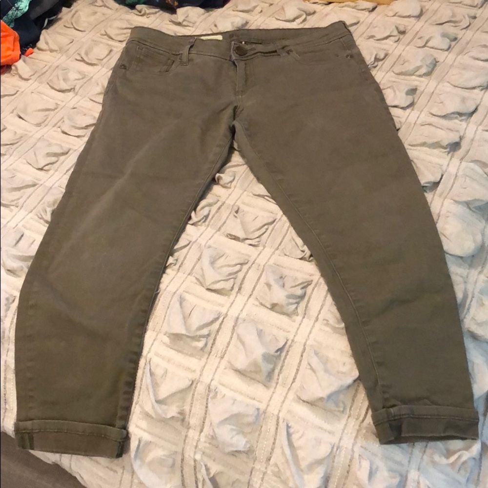 KUT from the Kloth Jeans Olive capris, LN Sz 8